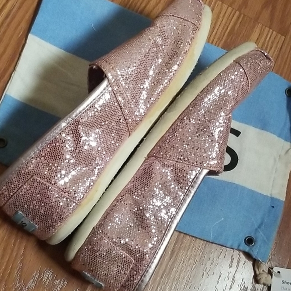 Pink sparkle TOMS size 6.5 - Picture 6 of 8